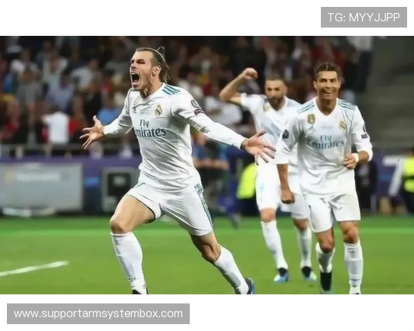 足球明星挑战奇葩游戏视频大集合让你笑不停的精彩瞬间回顾