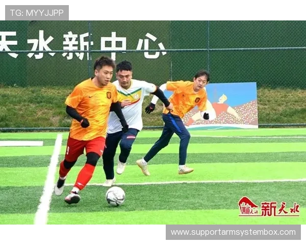 11月5号足球明星齐聚赛场展现激情与荣耀的精彩对决 11月5号足球明星齐聚赛场展现激情与荣耀的精彩对决