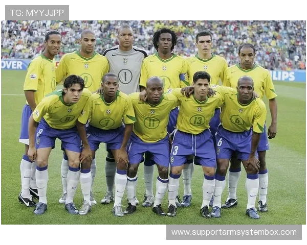 足球明星联袂登场精彩瞬间合集尽享球场魅力与激情