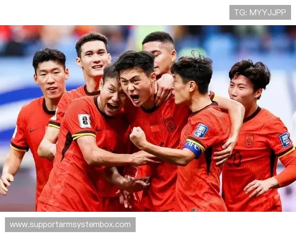 北京足球队团队协作引发热议球迷对战术配合和默契度的不同看法